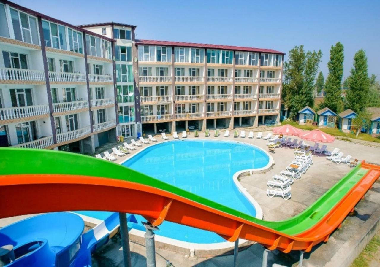 Hawaii Hotel Затока Екстериор снимка